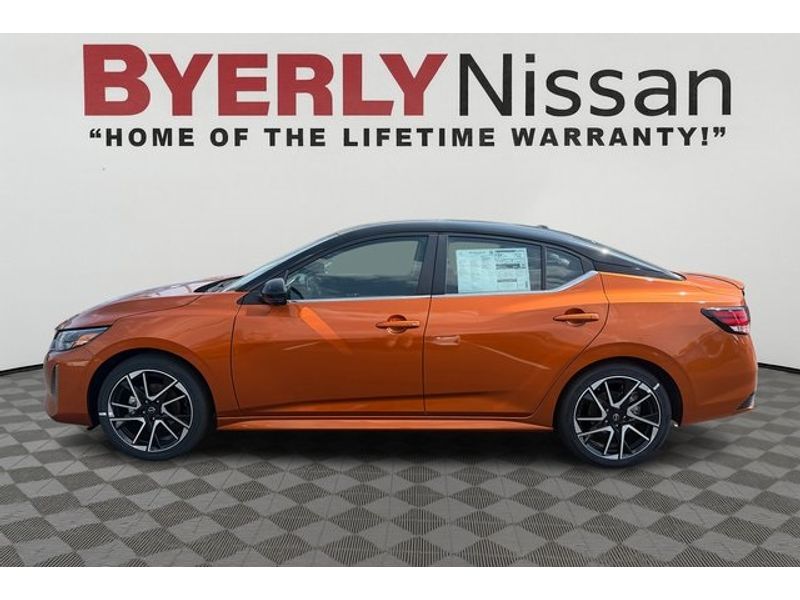 2025 Nissan Sentra SR's photo