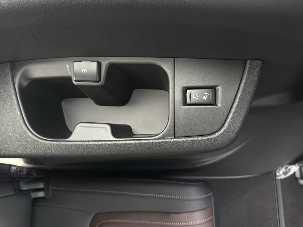 2025 Nissan Armada Platinum - Photo 43