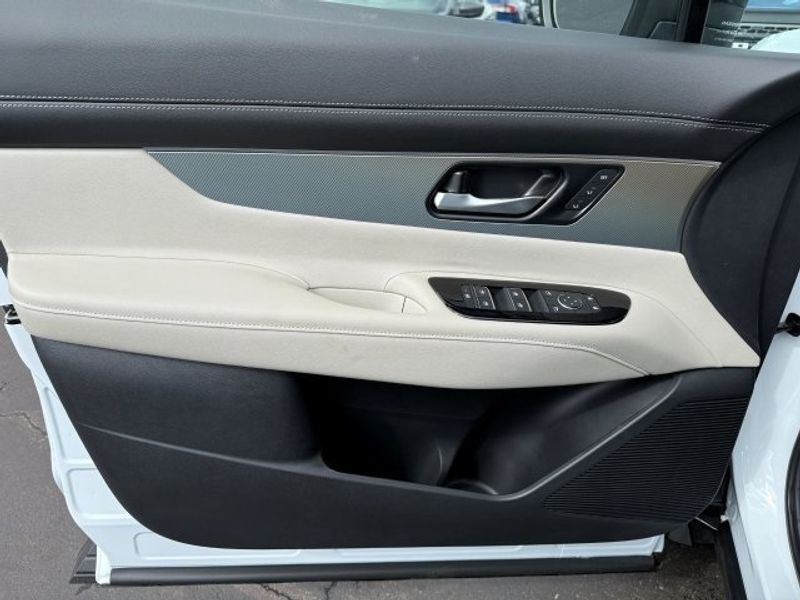 2025 Nissan Murano SL - Photo 12