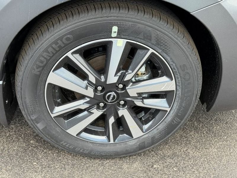2025 Nissan Versa Sedan SV - Photo 12