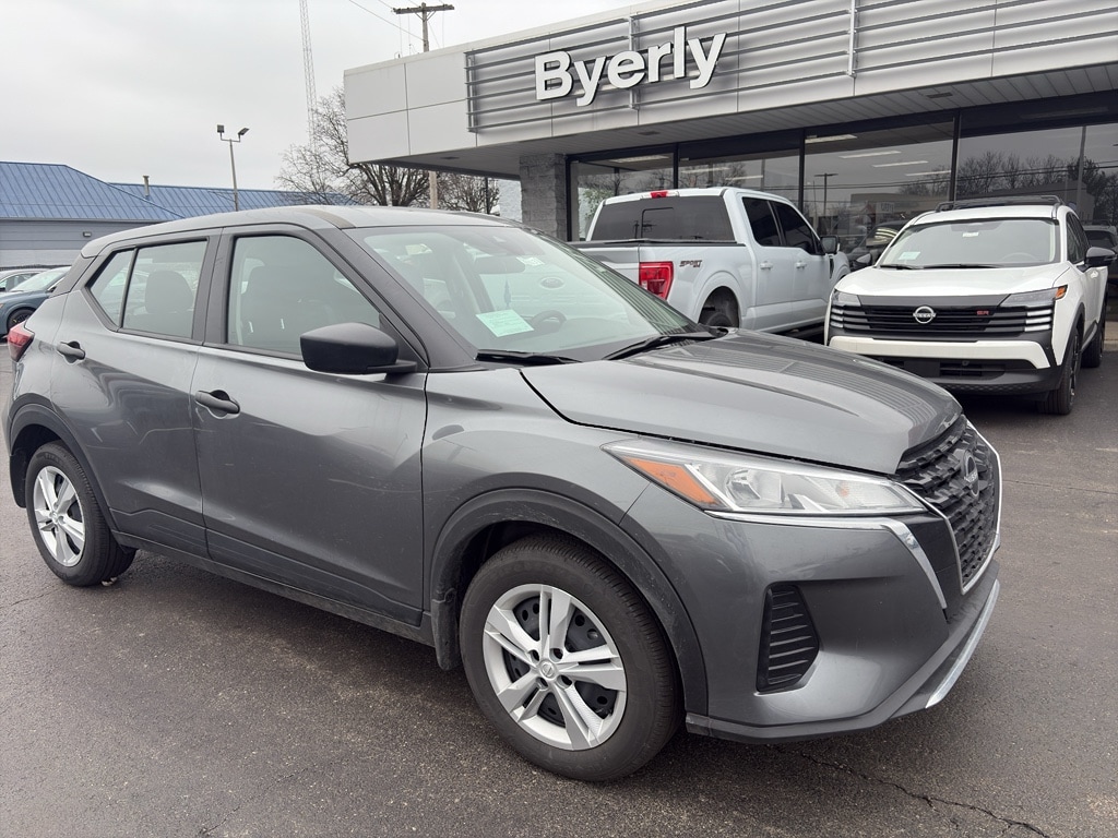 2025 Nissan KICKS PLAY Base