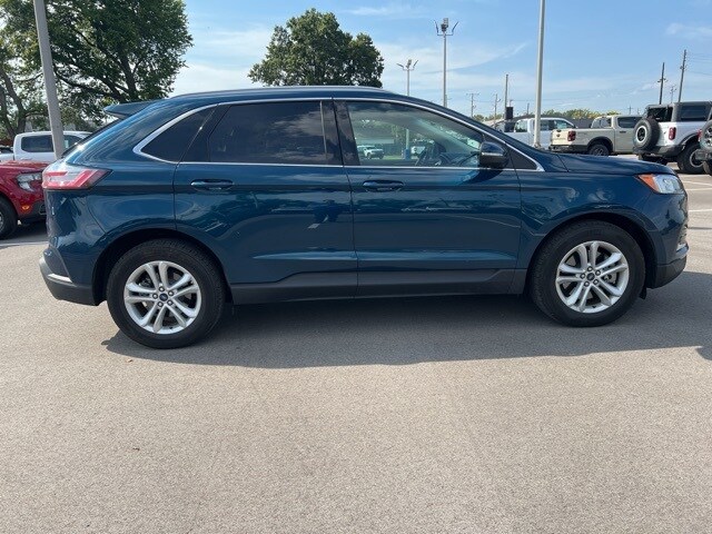 2020 Ford Edge SEL photo 2