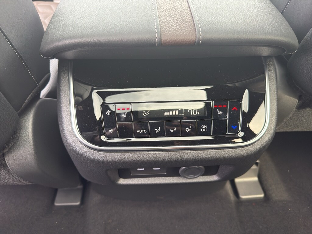 2025 Nissan Armada Platinum - Photo 39