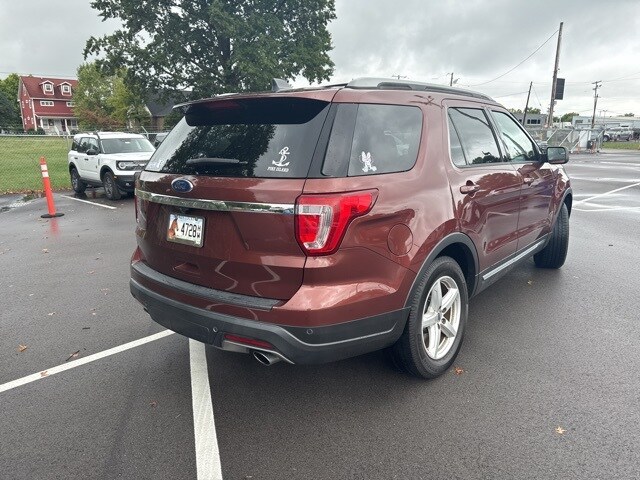 2018 Ford Explorer XLT photo 2