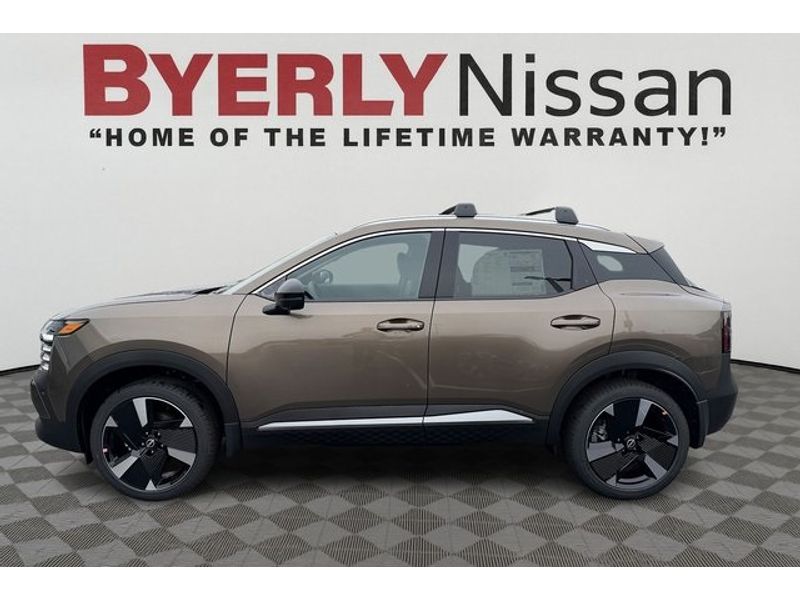 2026 Nissan KICKS SR AWD's photo