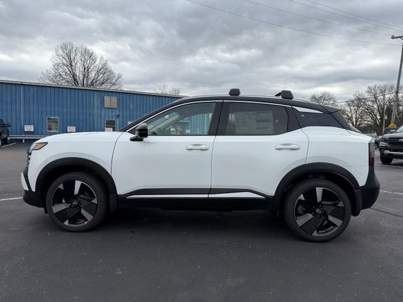 2026 Nissan KICKS SR AWD's photo