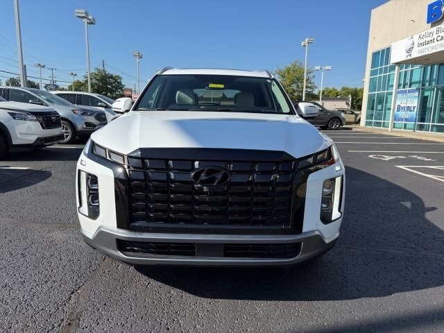 2024 Hyundai Palisade Limited photo 2