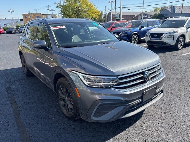 2024 Volkswagen Tiguan SE Wolfsburg Edition photo 3