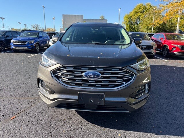 2020 Ford Edge SEL photo 2