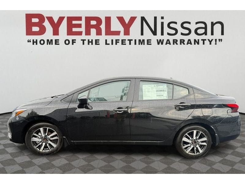 2025 Nissan Versa Sedan S's photo