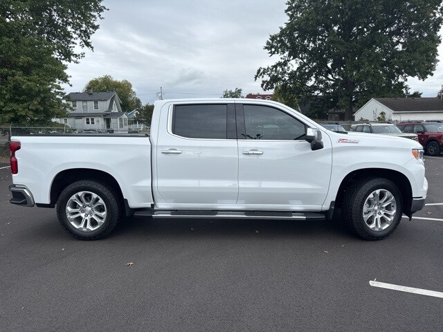 2023 Chevrolet Silverado 1500 LTZ photo 3