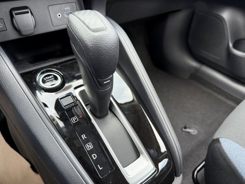 2025 Nissan Versa Sedan SV - Photo 25