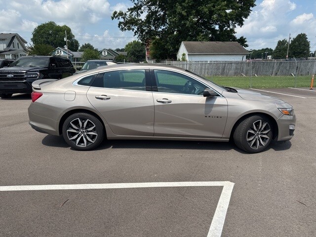 2023 Chevrolet Malibu RS photo 4