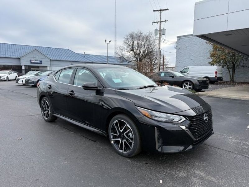 2025 Nissan Sentra SR photo 4