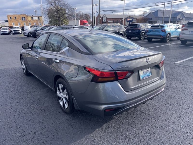 2024 Nissan Altima 2.5 S photo 4
