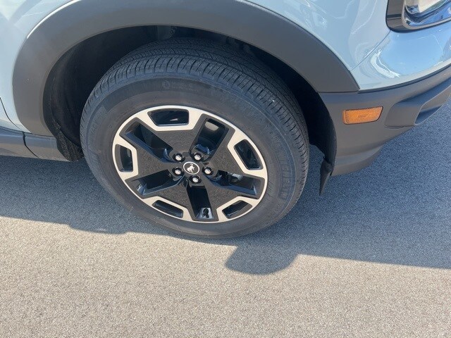 2023 Ford Bronco Sport Outer Banks photo 2