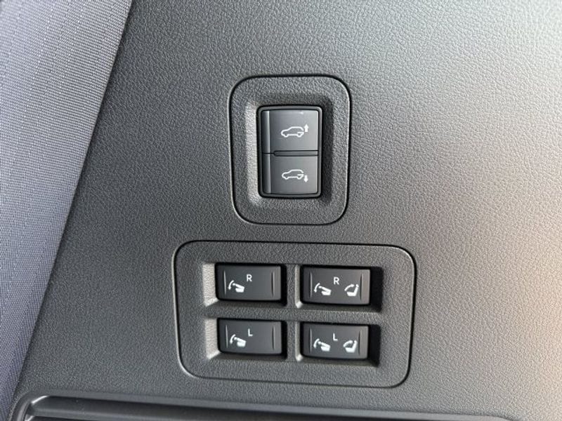 2025 Nissan Armada PRO-4X - Photo 23