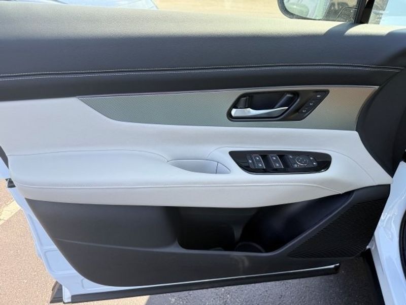2025 Nissan Murano SL - Photo 10