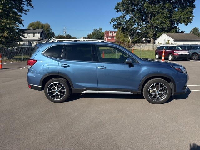 2022 Subaru Forester Touring photo 2