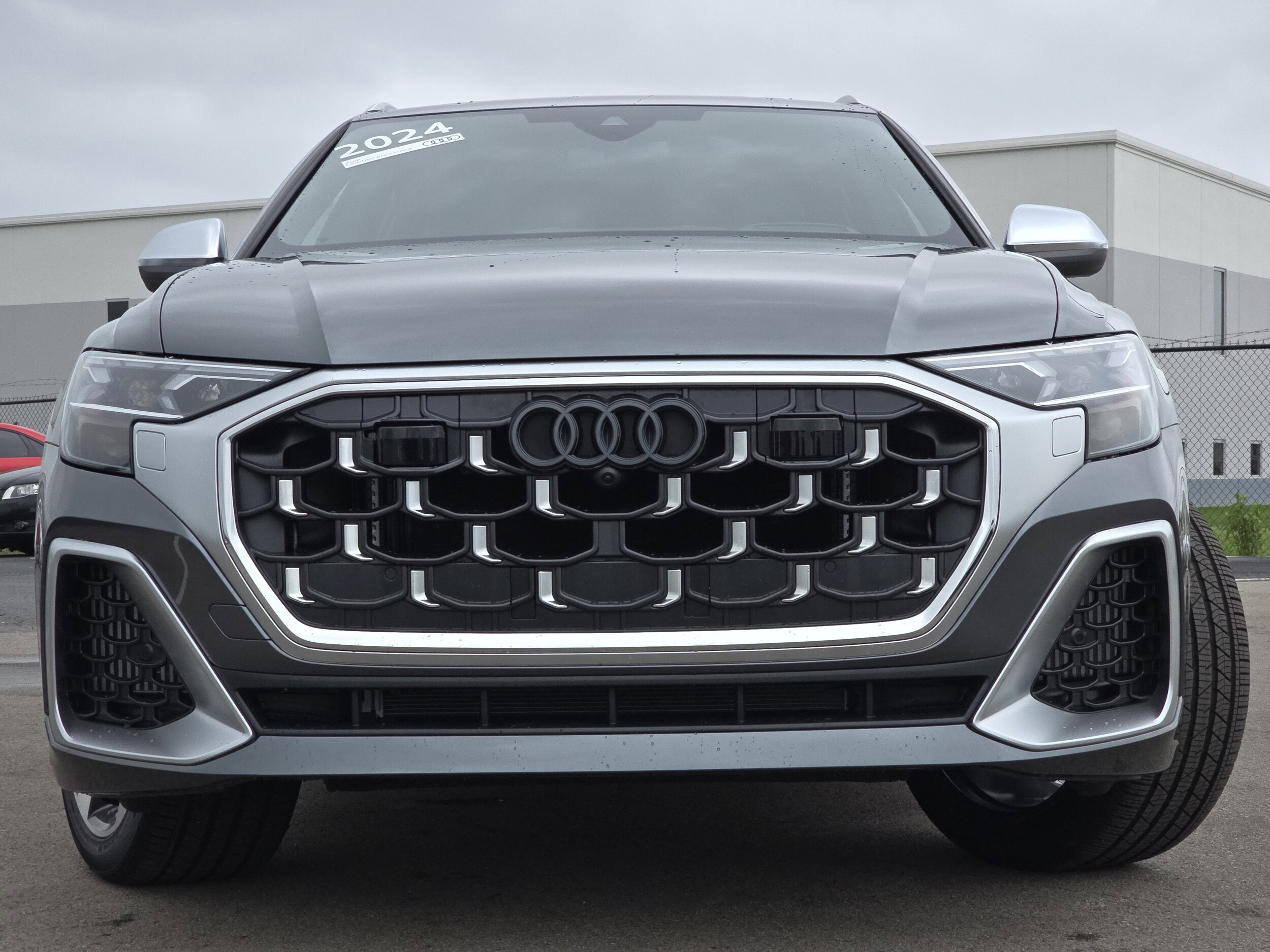 2024 Audi SQ8 Prestige photo 2