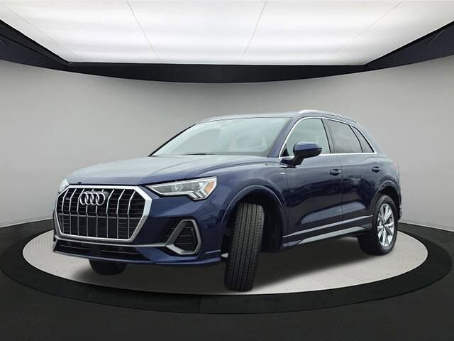 2022 Audi Q3 S line Premium Plus photo 3