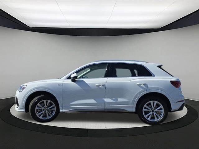 2022 Audi Q3 S line Premium Plus photo 4