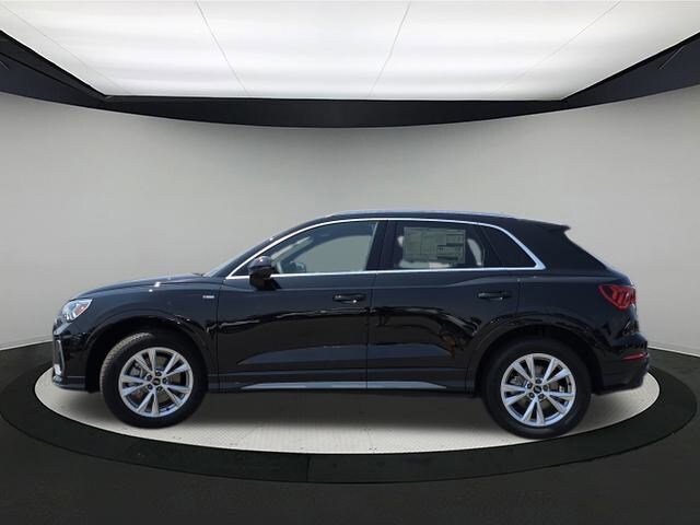 2025 Audi Q3 Premium 45 TFSI S line photo 4