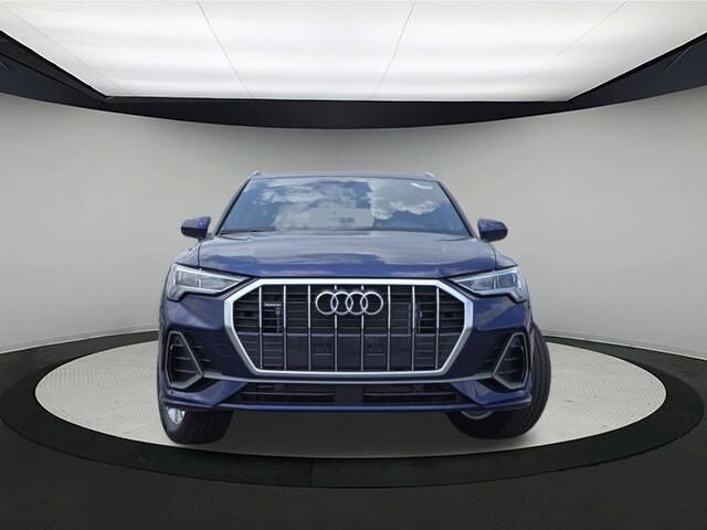 2025 Audi Q3 Premium 45 TFSI S line photo 2