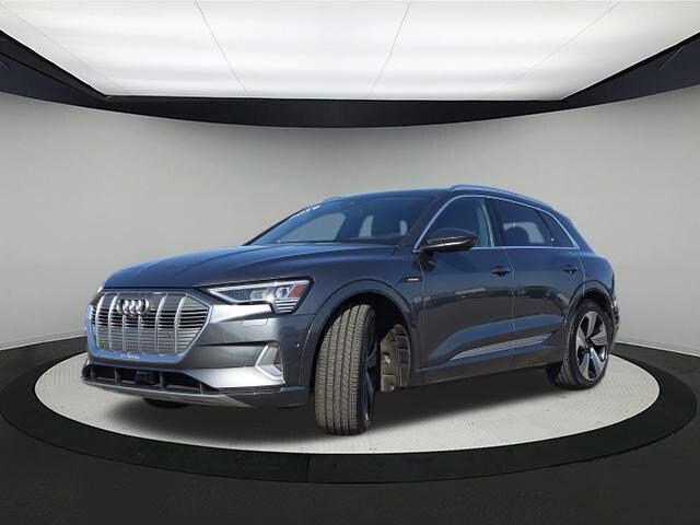 2019 Audi e-tron Premium Plus photo 3