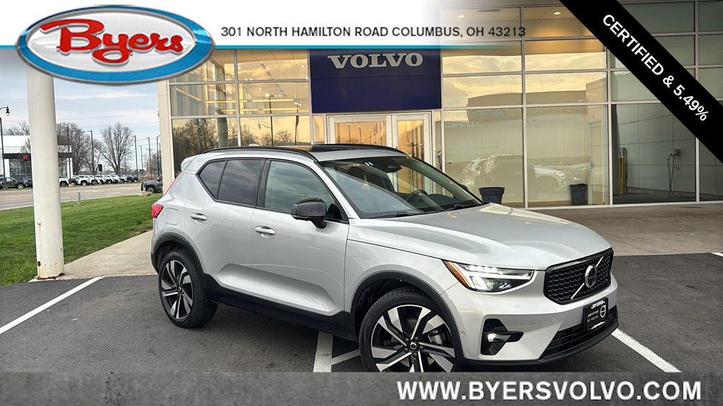 2025 Volvo XC40