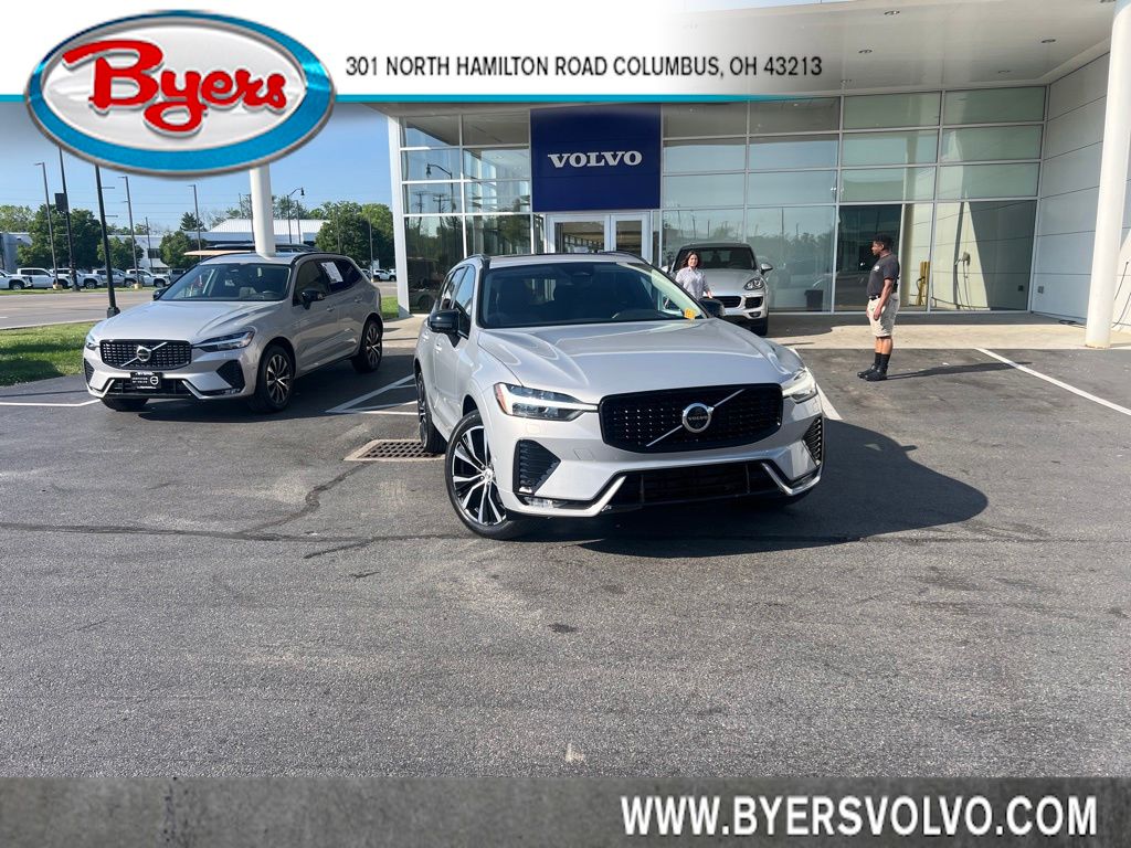 2023 Volvo XC60 B5 Plus Dark Theme AWD's photo