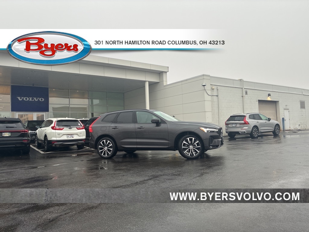 2025 Volvo XC60 Plus's photo