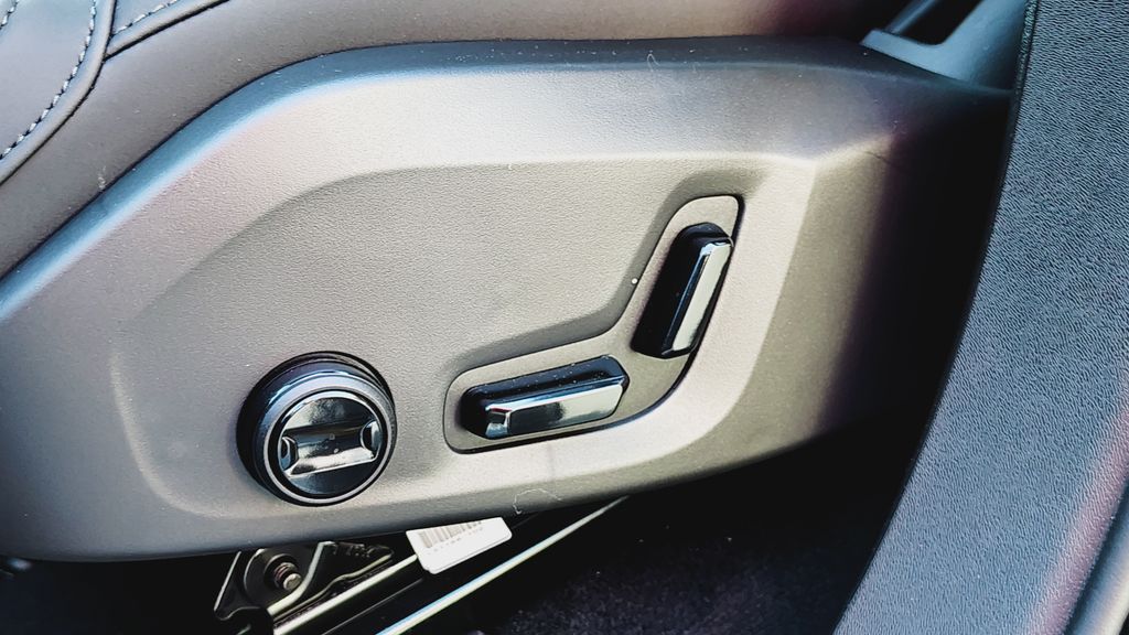 2026 Volvo XC90 Plus - Photo 11