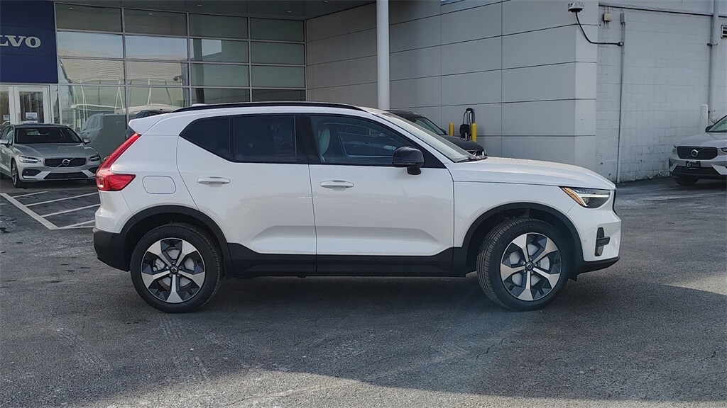 New 2026 Volvo XC40 B5 Plus SUV