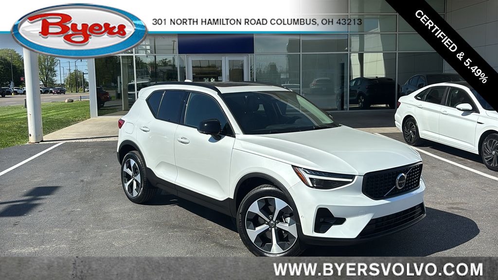 2026 Volvo XC40 B5 Plus Dark AWD's photo