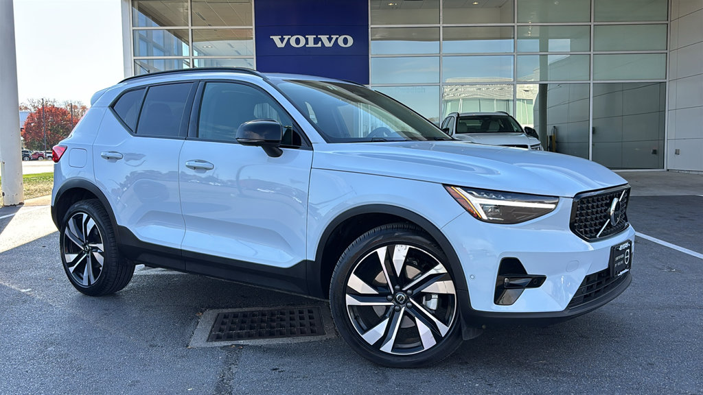 Certified 2026 Volvo XC40 B5 Plus SUV