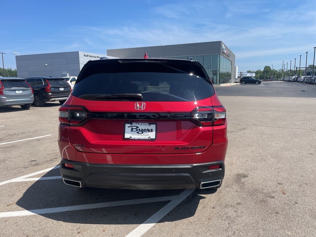2025 Honda Pilot Black Edition photo 3