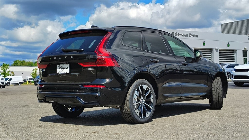 2026 Volvo XC60 B5 Plus photo 3