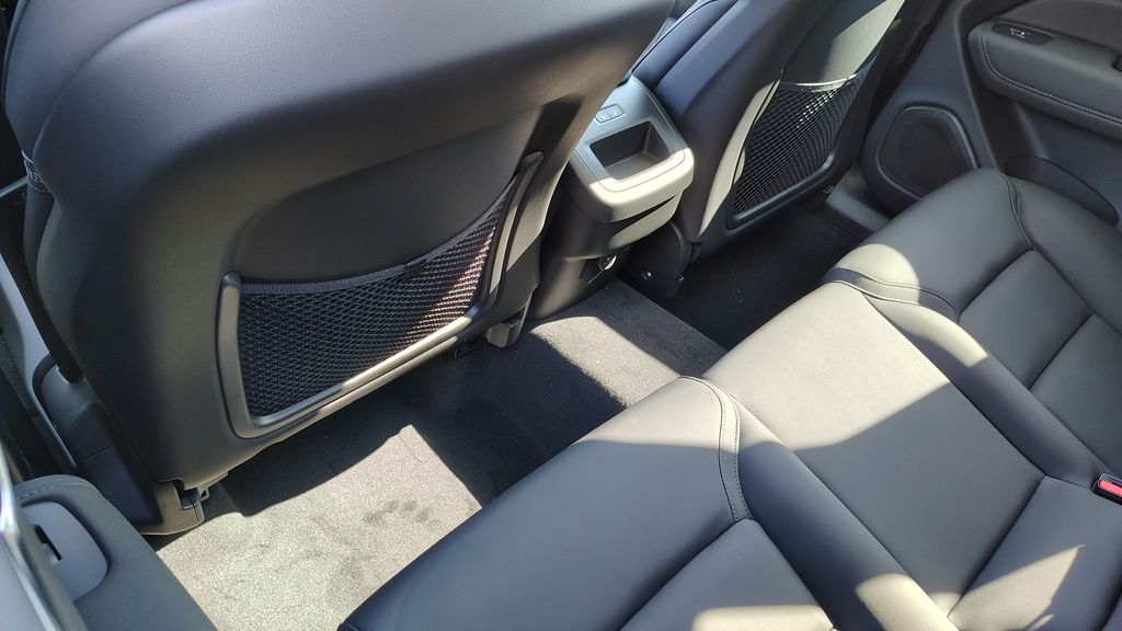 2026 Volvo XC60 Plus - Photo 32