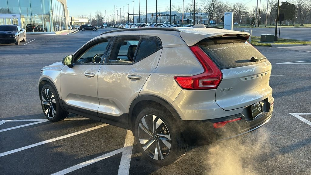 Certified 2025 Volvo XC40 B5 Plus Dark Theme SUV