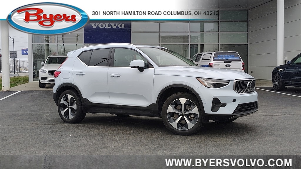 2025 Volvo XC40