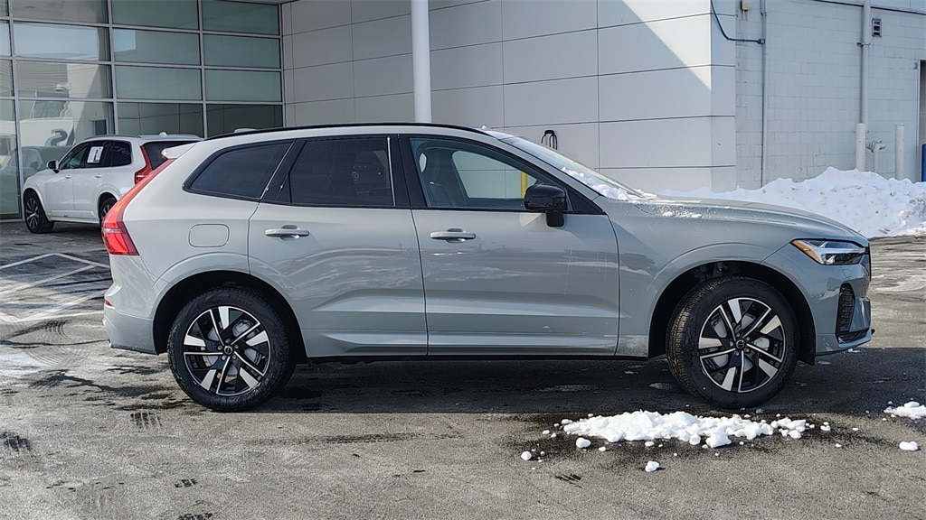 New 2026 Volvo XC60 B5 Core SUV