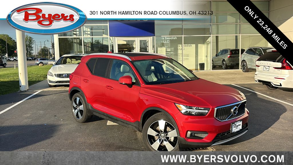 2019 Volvo XC40 T5 Momentum AWD's photo