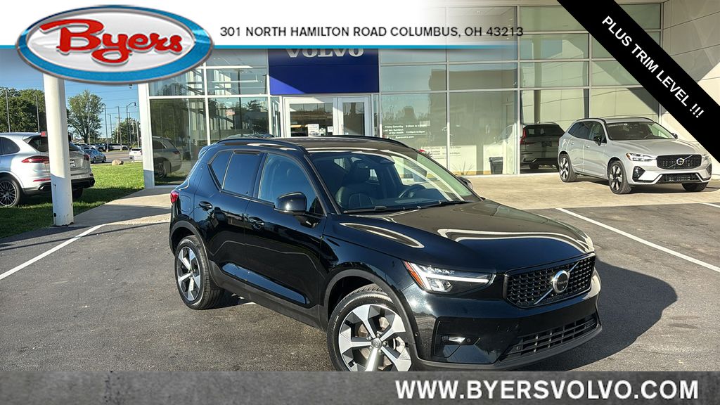 2023 Volvo XC40 B5 Plus Dark AWD's photo