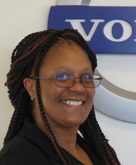 Staff member Alexis Brown from ID_5ed2b1718291