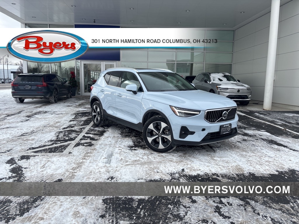 2025 Volvo XC40