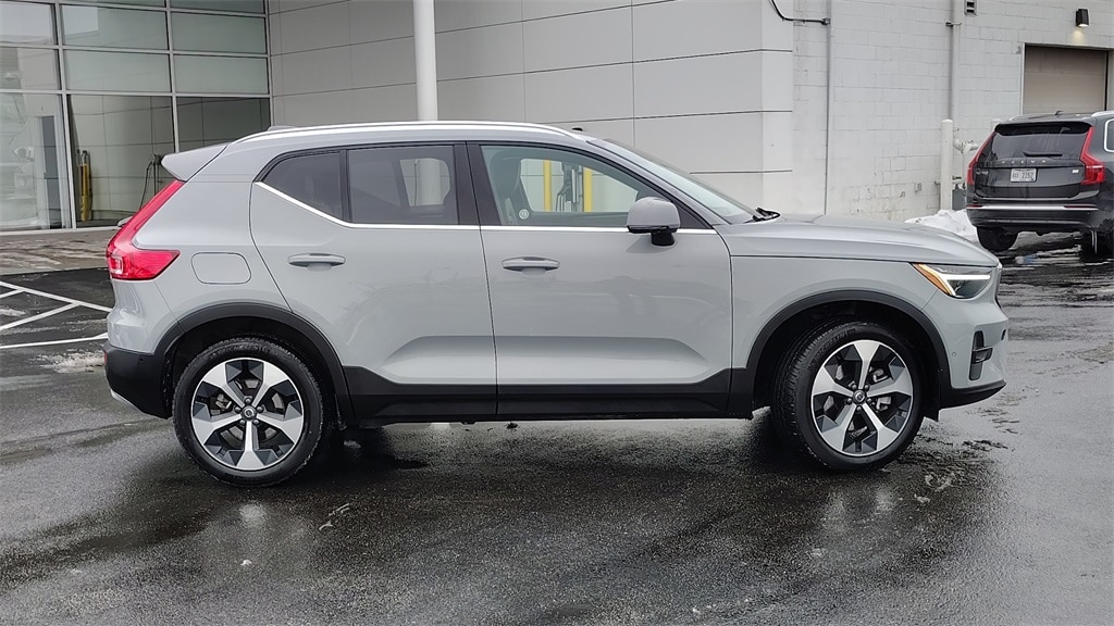Certified 2025 Volvo XC40 B5 Plus Bright Theme SUV