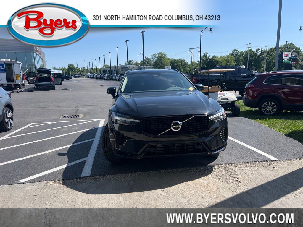 2024 Volvo XC60 T8 Core Dark Theme AWD's photo