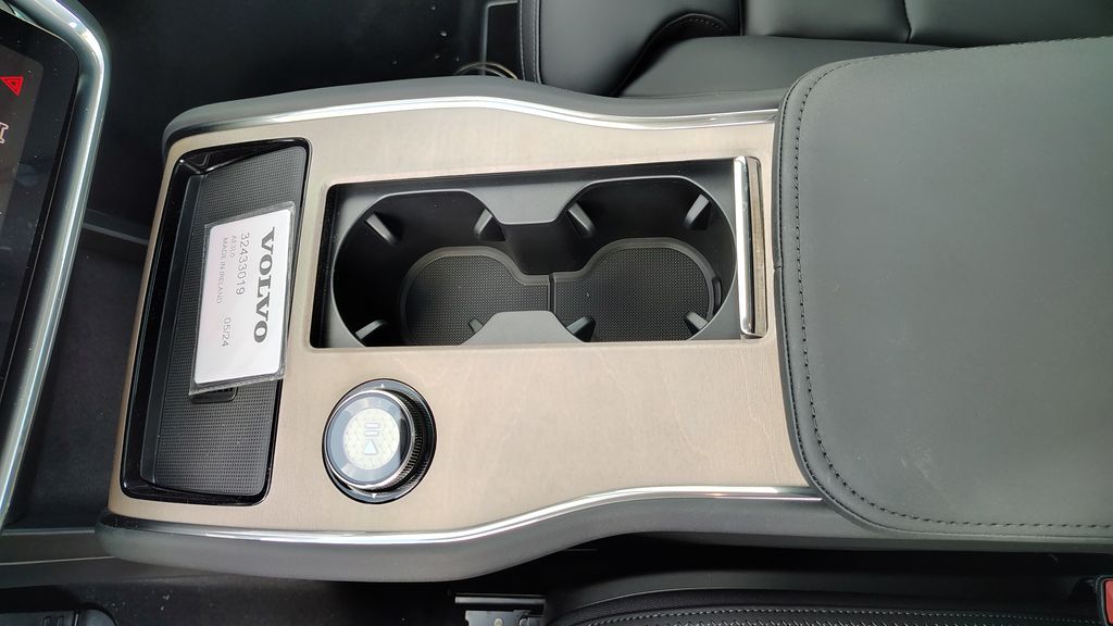2025 Volvo EX90 Ultra - Photo 24