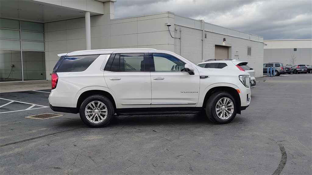 2023 Gmc Yukon SLT photo 2